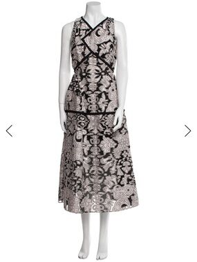 PRICED TO SELL QUCK: ROLAND MOURET Black and Cream Stunning Evening Gown US 6